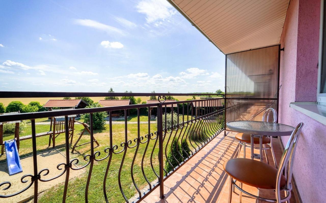 Apartmany Karmon Park Veľký Meder Extérieur photo